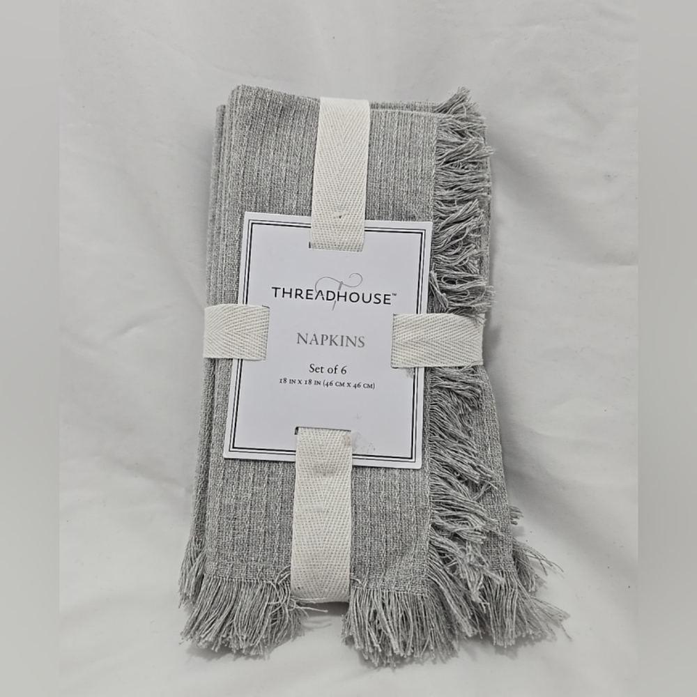 NWT Threadhouse Fabric Set Of 6 Napkins With Tassel Solid Textured Gray 18"x18"